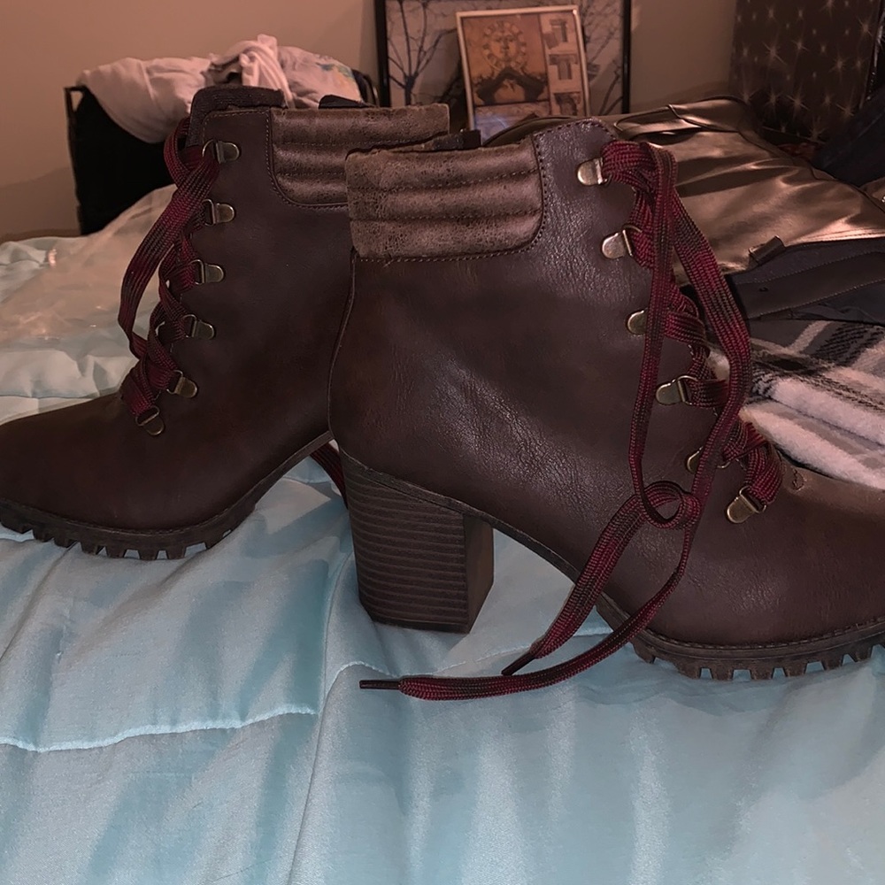 Brown boots with plaid strings